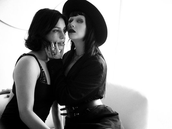 Revamp Your Shift Dress: Must-Have Accessories to Dazzle at Your Important Presentation